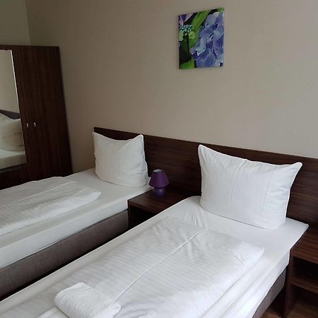 Hotel Pension Eberty Berlin Extérieur photo