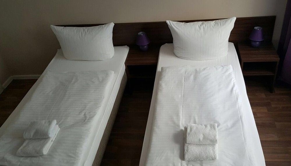Hotel Pension Eberty Berlin Extérieur photo