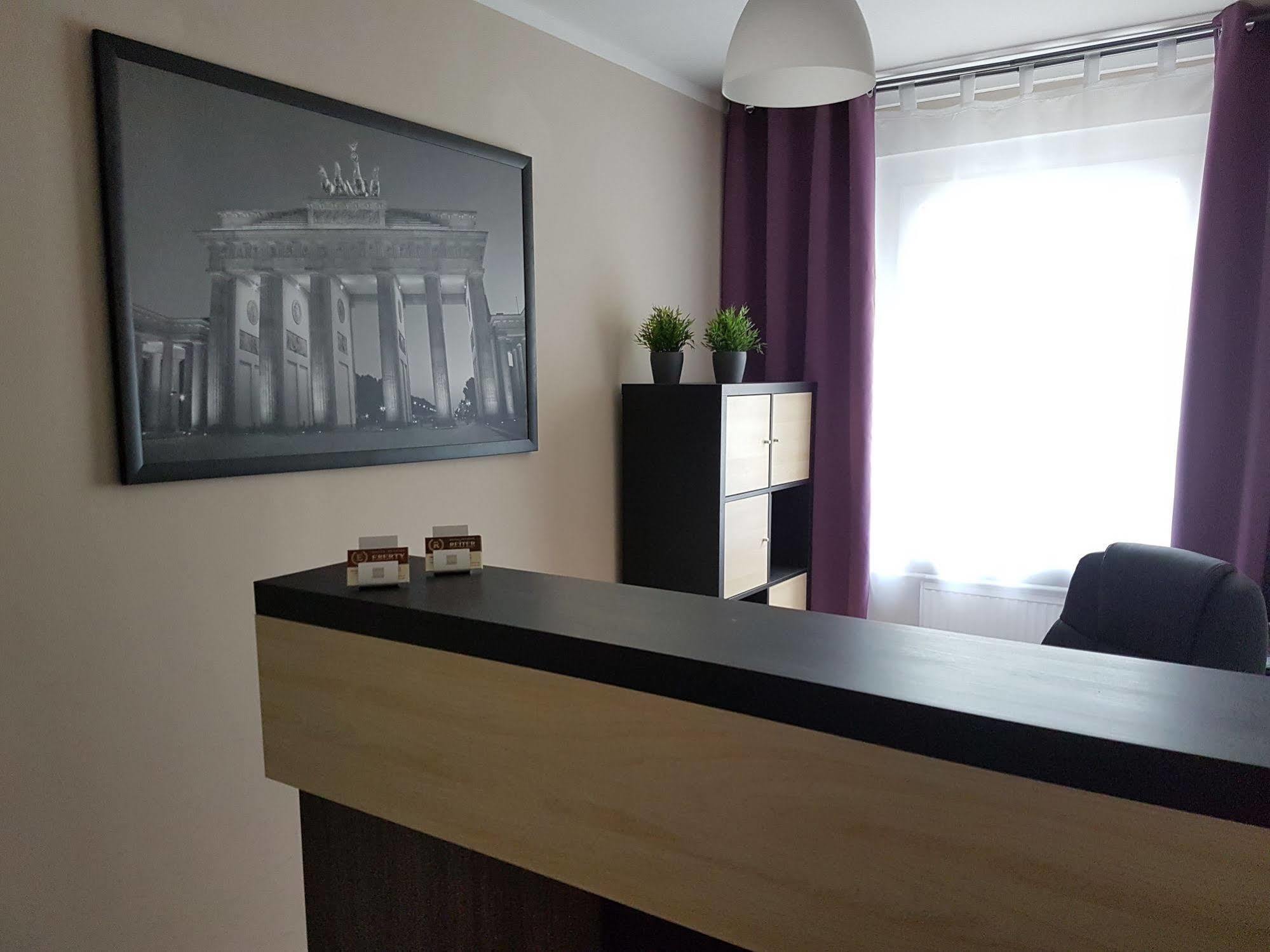 Hotel Pension Eberty Berlin Extérieur photo